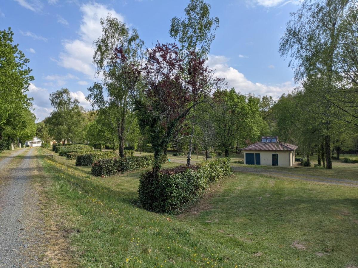 Camping De Ladignac Le Long Bel Air Ladignac-le-Long Exterior foto