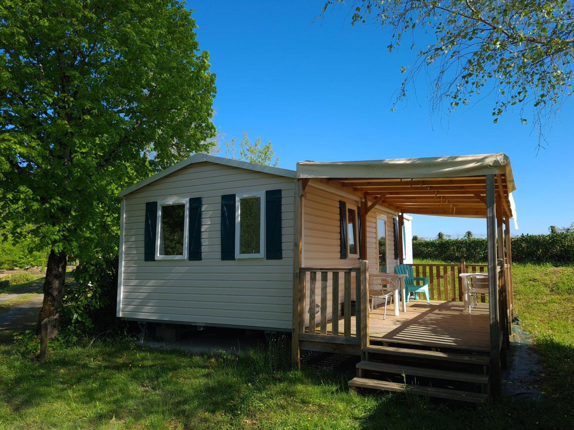 Camping De Ladignac Le Long Bel Air Ladignac-le-Long Exterior foto