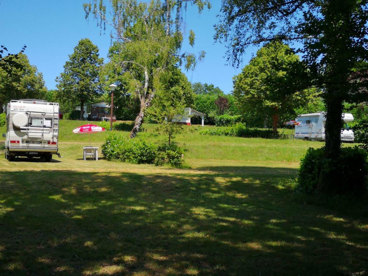 Camping De Ladignac Le Long Bel Air Ladignac-le-Long Exterior foto